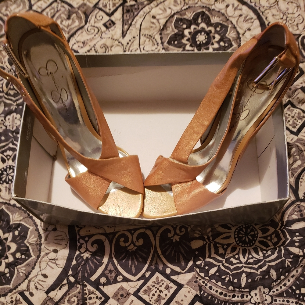 Heels - Picture 3 of 3